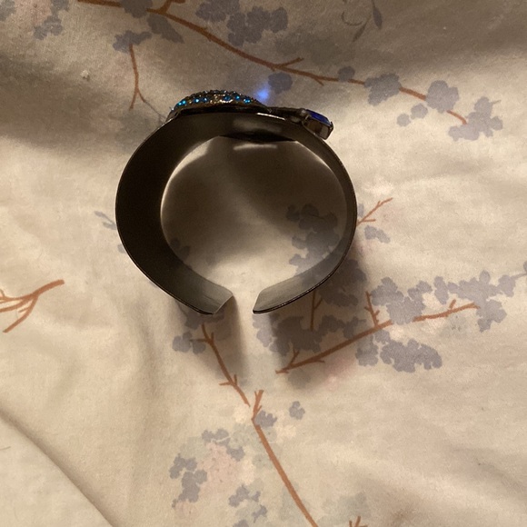 Metal cuff bracelet from Anthropologie - Picture 3 of 4